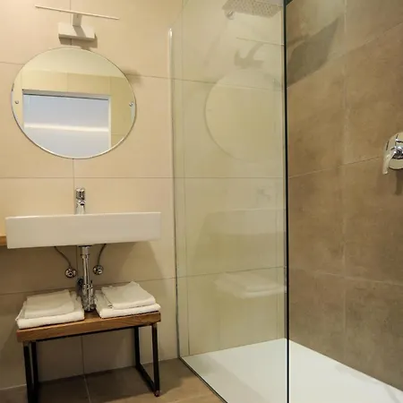 Perla Hotel 2*