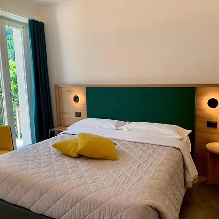 Hotel Perla 2*